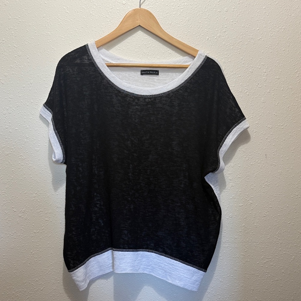 Nally & Millie Black and White Short Sleeve Top, Size S
